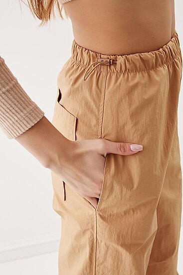 Lastik Detaylı Paraşüt Kumaş Pantolon - 9